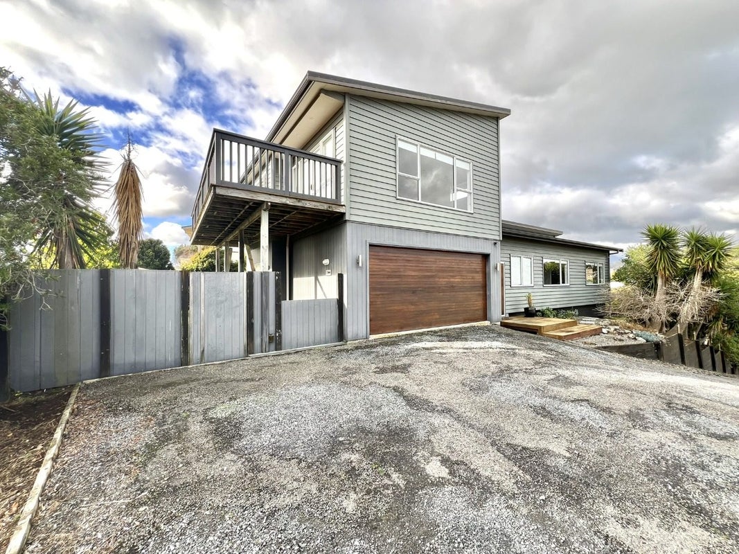 69 Queens Road, Waikanae Beach, Waikanae - Carousel 2