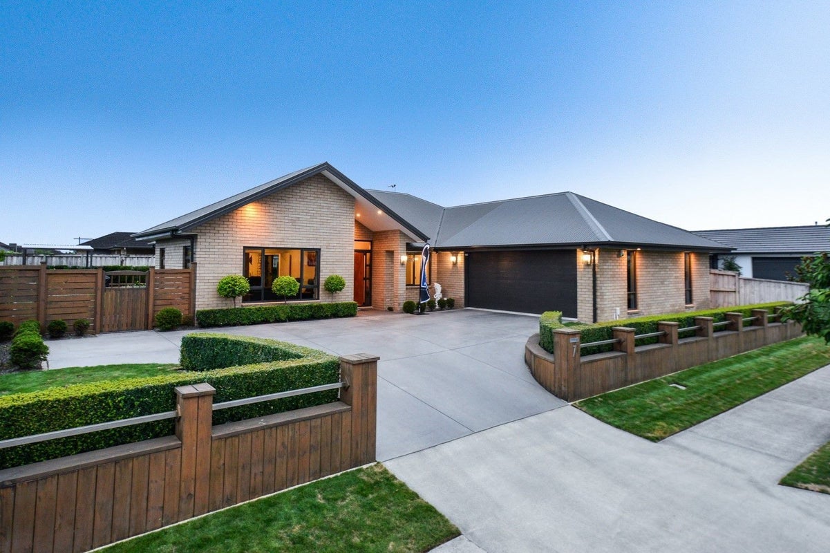7 Audrey Place, Flagstaff, Hamilton - Carousel 1
