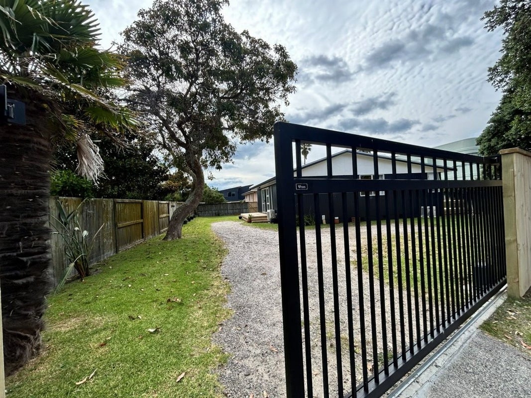 11 Pacific View Road, Papamoa Beach, Papamoa - Carousel 18