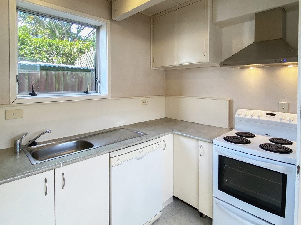 2/108 Office Road, Merivale, Christchurch - Carousel 2