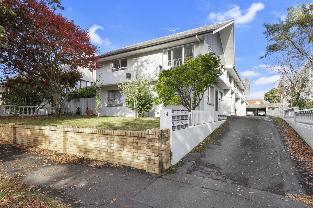 5/14 Wellington Street, Hamilton East, Hamilton - Carousel 1