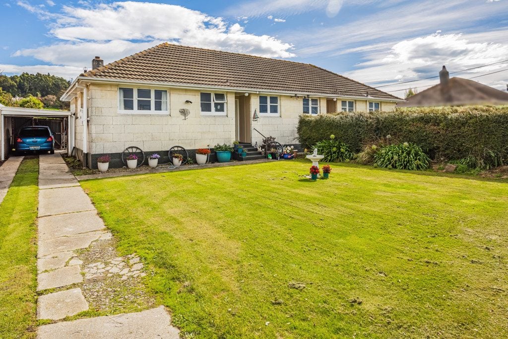 16 Pembroke Street, Oamaru North, Oamaru - Carousel 1