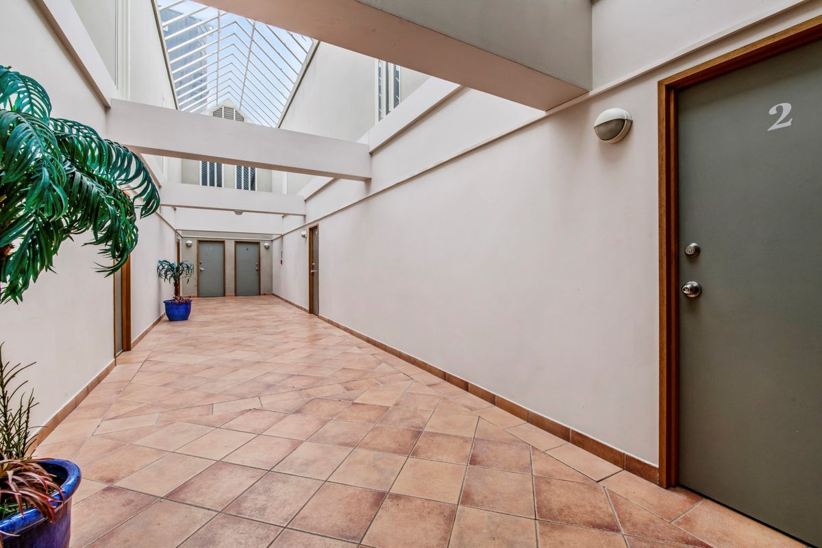 2/81 Birkenhead Avenue, Birkenhead, Auckland - Carousel 12