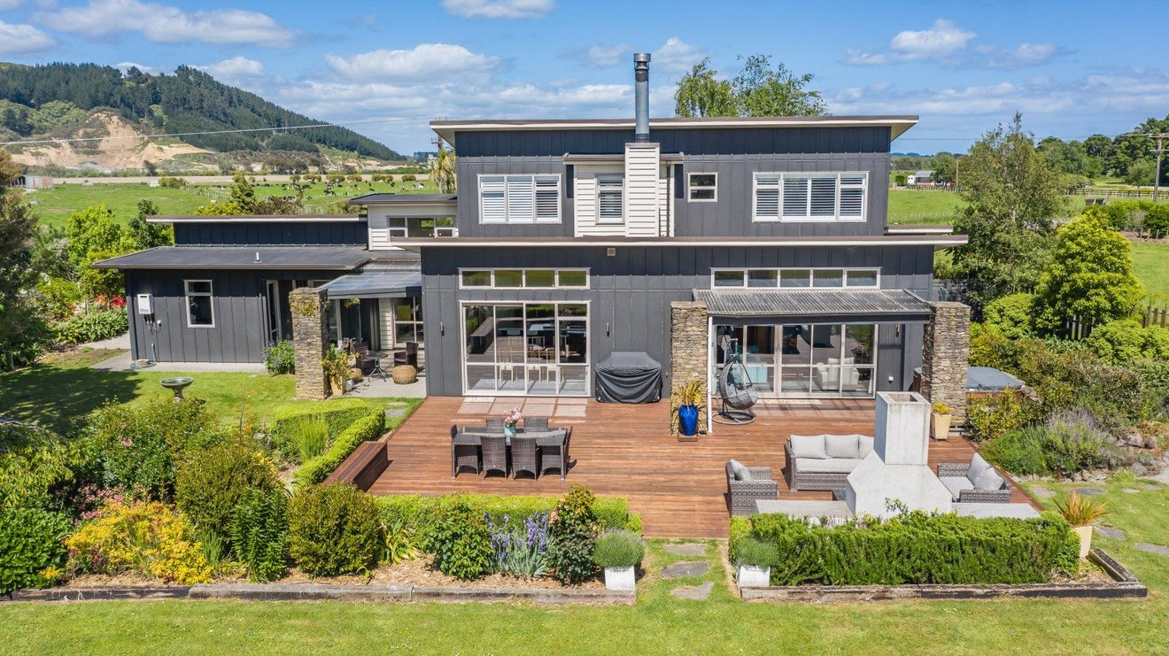 205 Muhunoa Road, OHAU, LEVIN - Carousel 1
