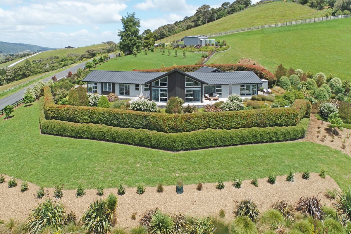 12 Bridle Way, Papakura - Carousel 2