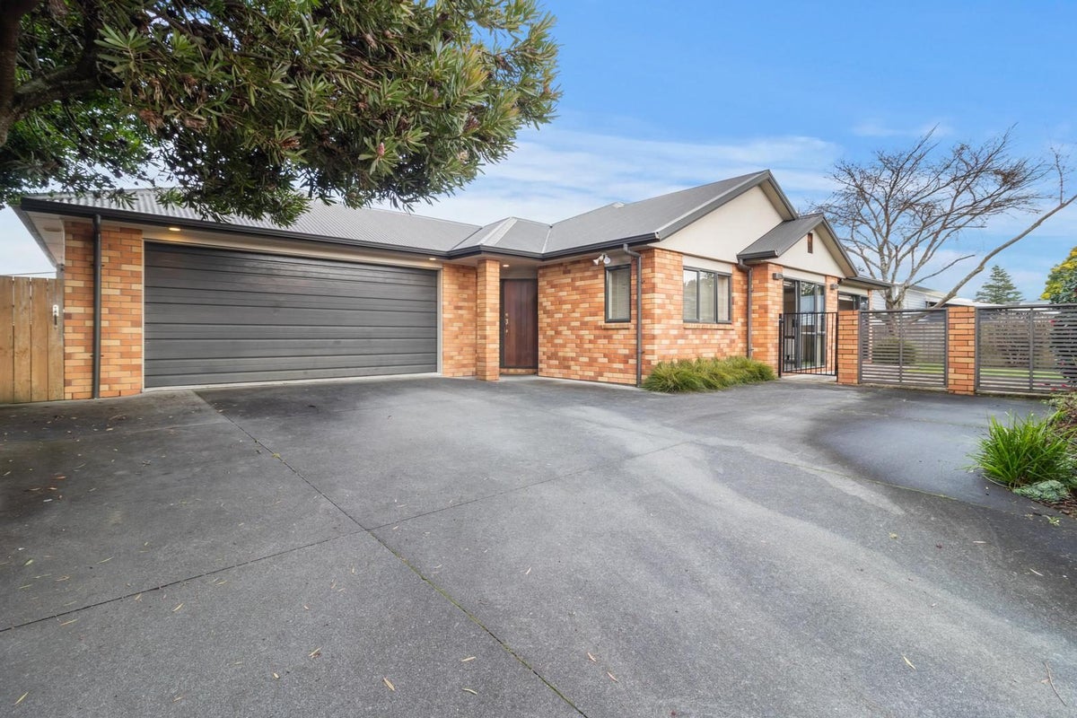 16A Thompson Street, Leamington, Cambridge - Carousel 1