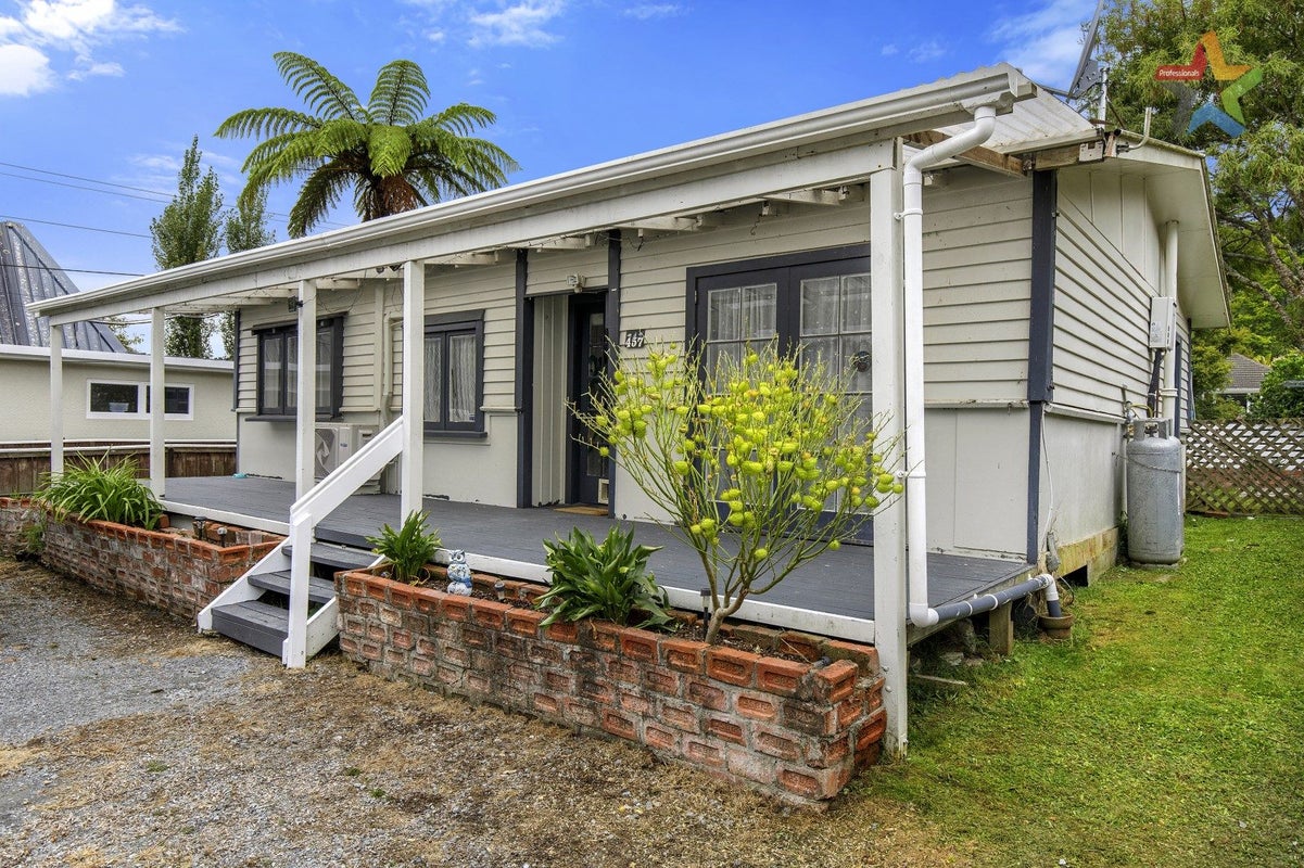 457 Stokes Valley Road, Stokes Valley, Lower Hutt - Carousel 2