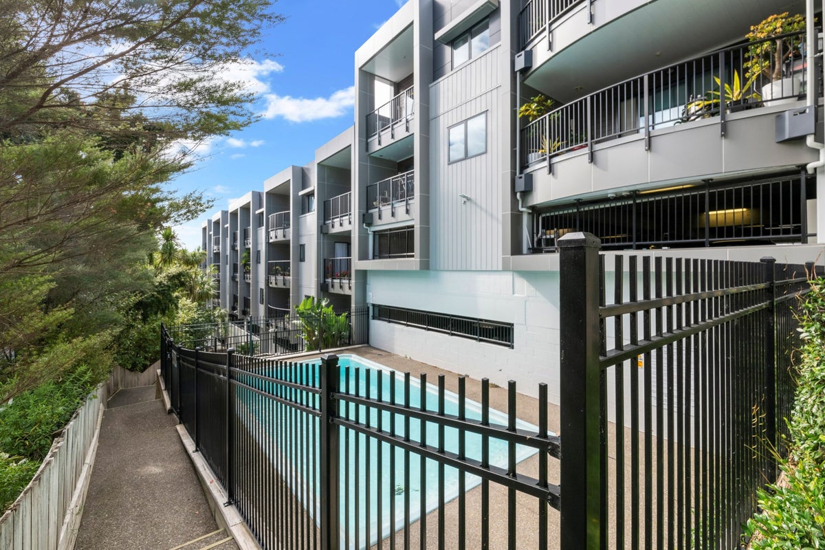 32/241 Hinemoa Street, Birkenhead, Auckland - Carousel 1