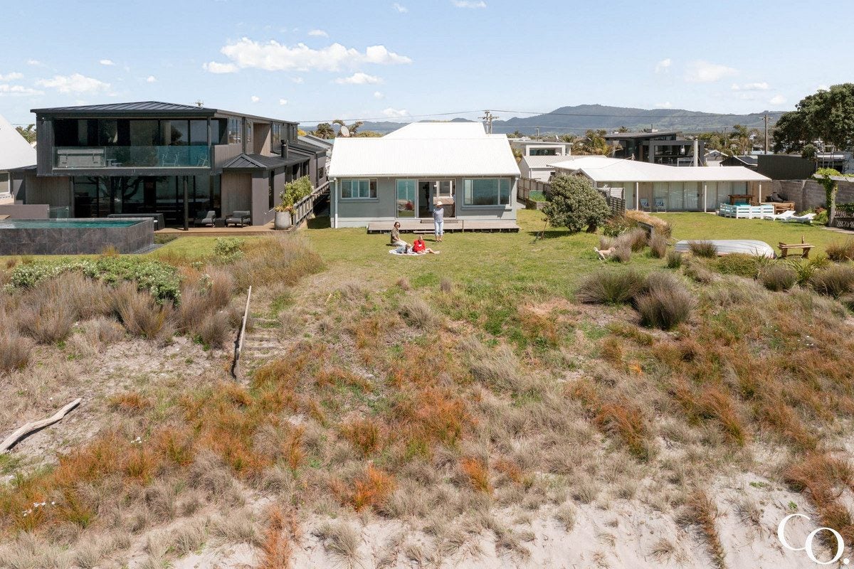 41 Karewa Parade, Papamoa Beach, Papamoa - Carousel 1