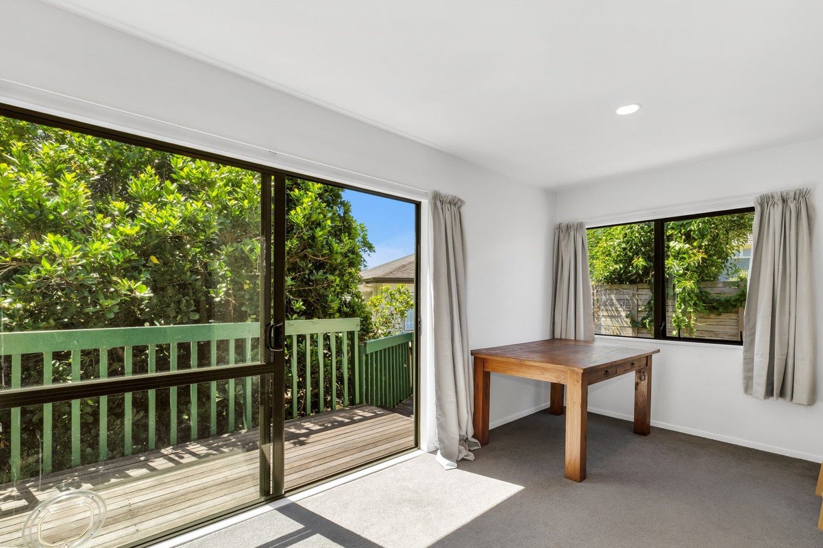 2/8 Fuchsia Place, Birkdale, Auckland - Carousel 2