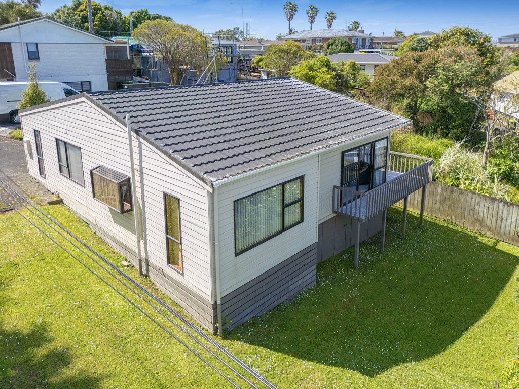 171B Hibiscus Coast Highway, Red Beach, Whangaparaoa - Carousel 1