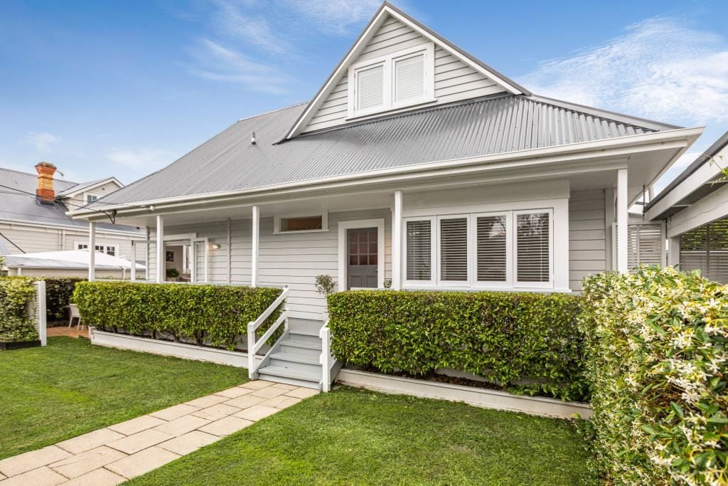 36A Summer Street, Stanley Point, Auckland - Carousel 1