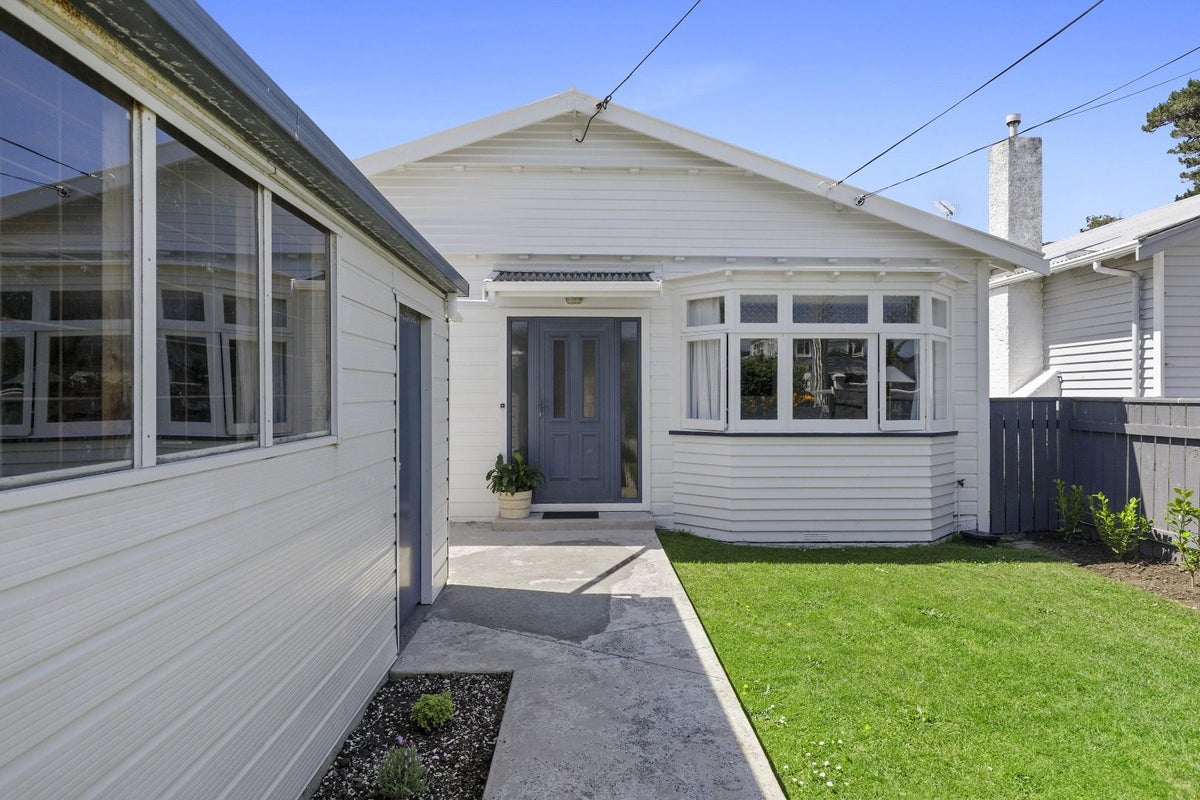 48 Darlington Road, Miramar, Wellington - Carousel 2