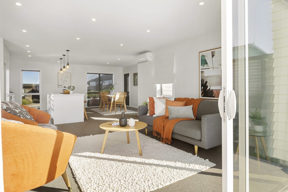 12 Promontory Crescent, Newlands, Wellington - Carousel 1