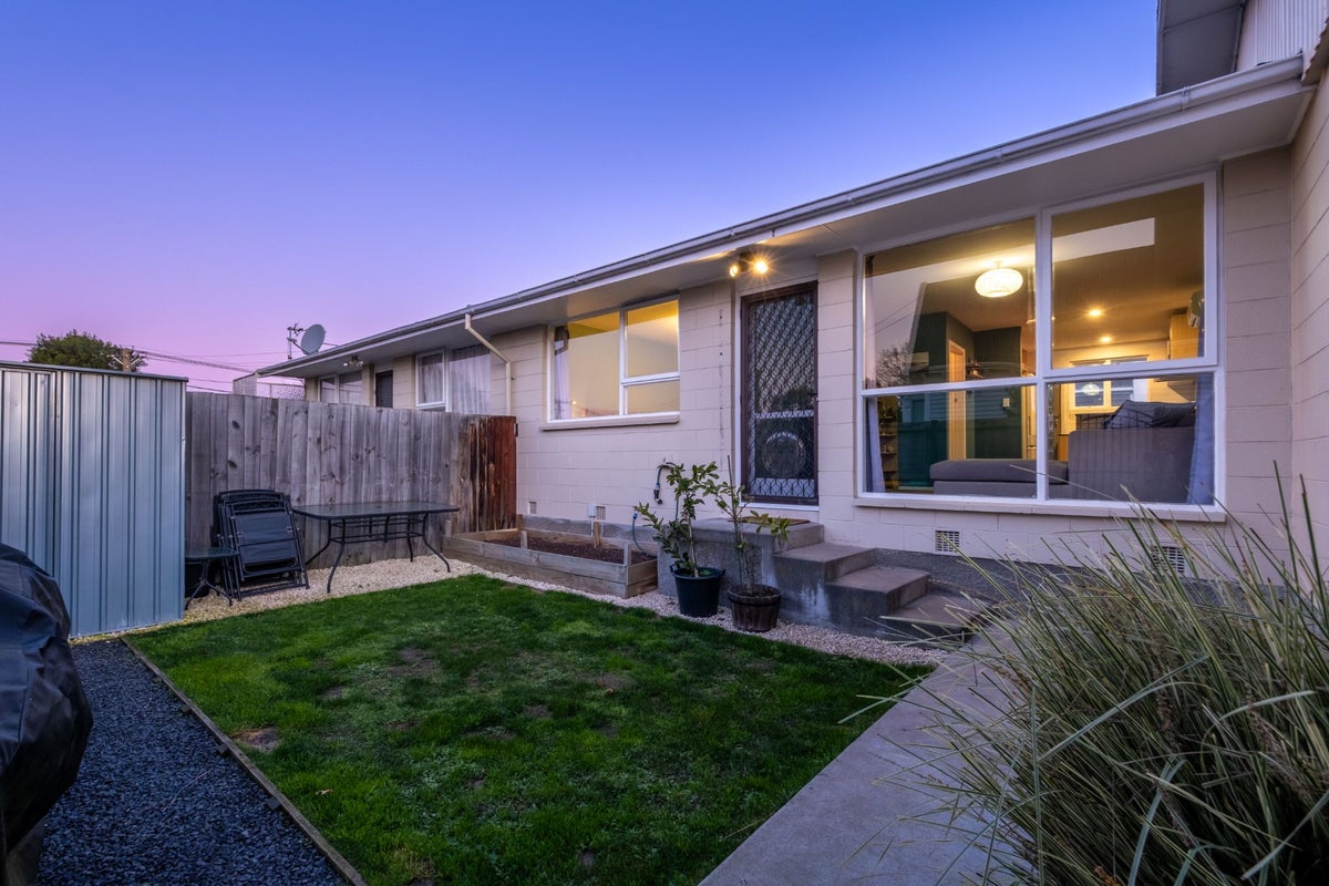 2/97 Champion Street, Edgeware, Christchurch - Carousel 1
