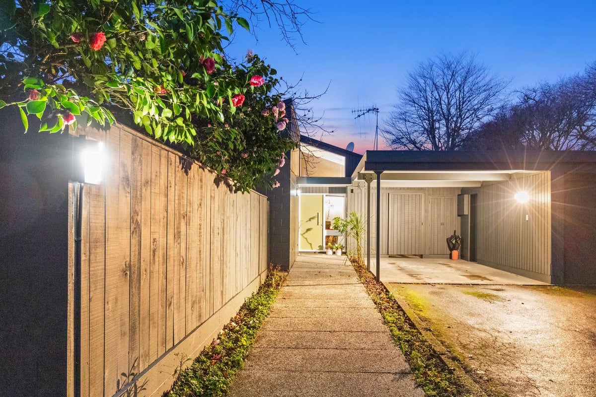 42 Ihaka Street, Hokowhitu, Palmerston North - Carousel 2