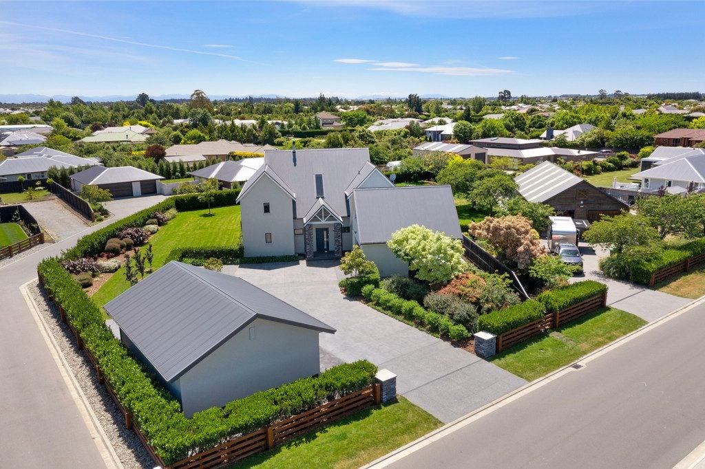 8 Riverstone Drive, Riverstone Terraces, Upper Hutt - Carousel 2