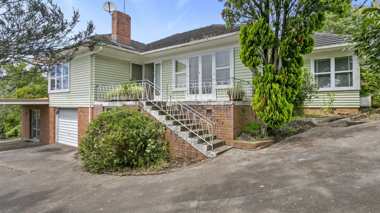 35 Glenfern Road, Mellons Bay, Auckland - Carousel 1