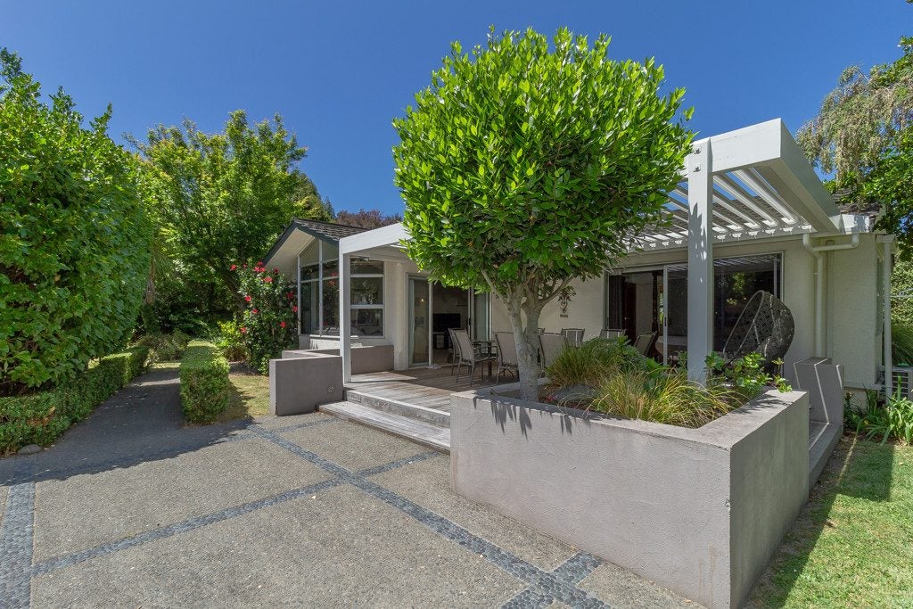 92 Avondale Road, Taradale, Napier - Carousel 1