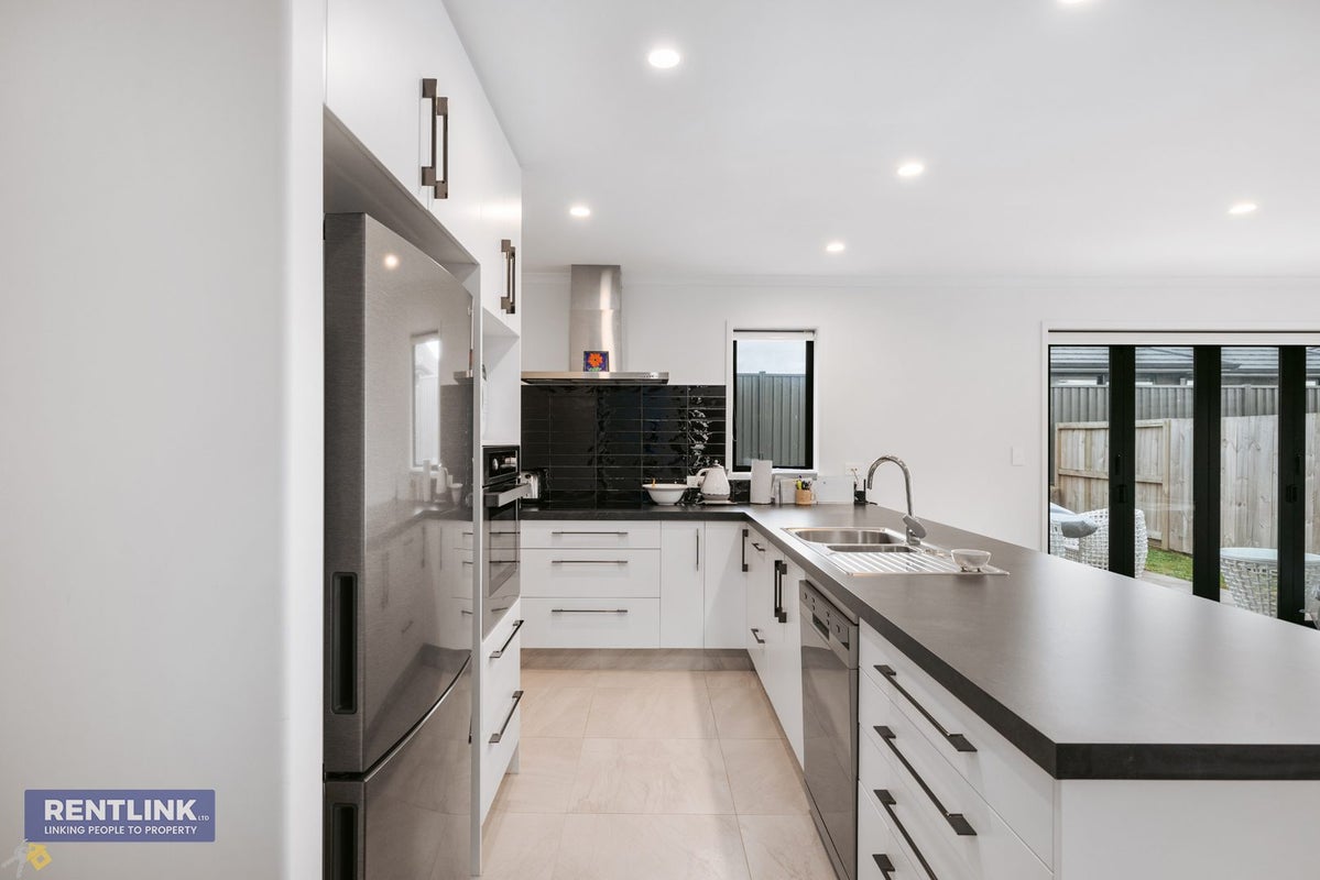 28 Trans Tasman Way, Pyes Pa, Tauranga - Carousel 2