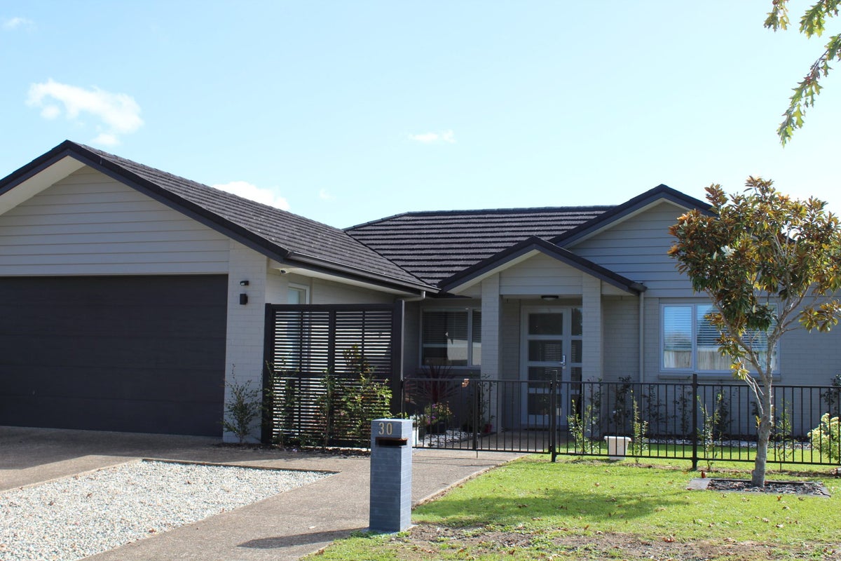 30 Castellina Drive, Karaka, Papakura - Carousel 1
