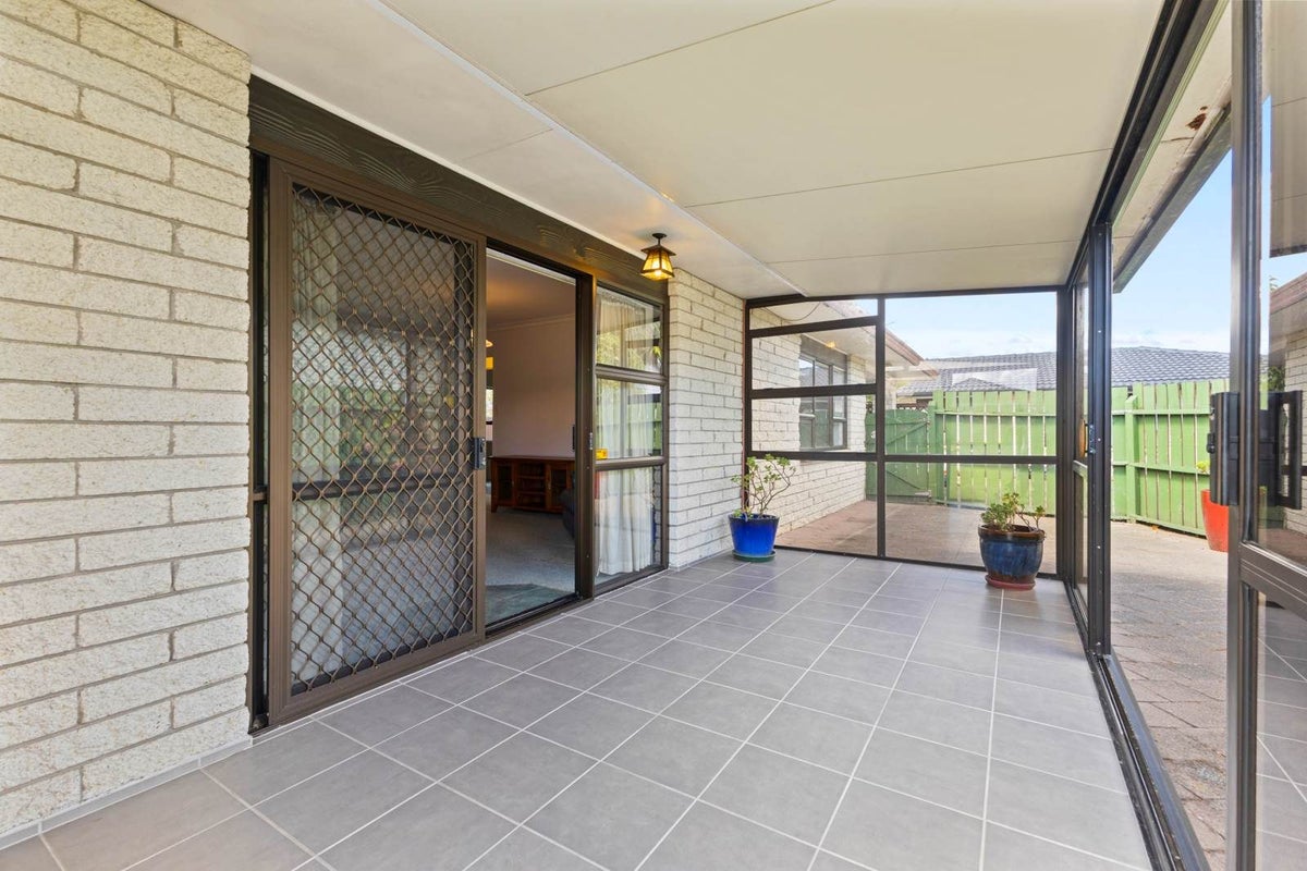 1/1 Albert Street, Papakura, Auckland - Carousel 11