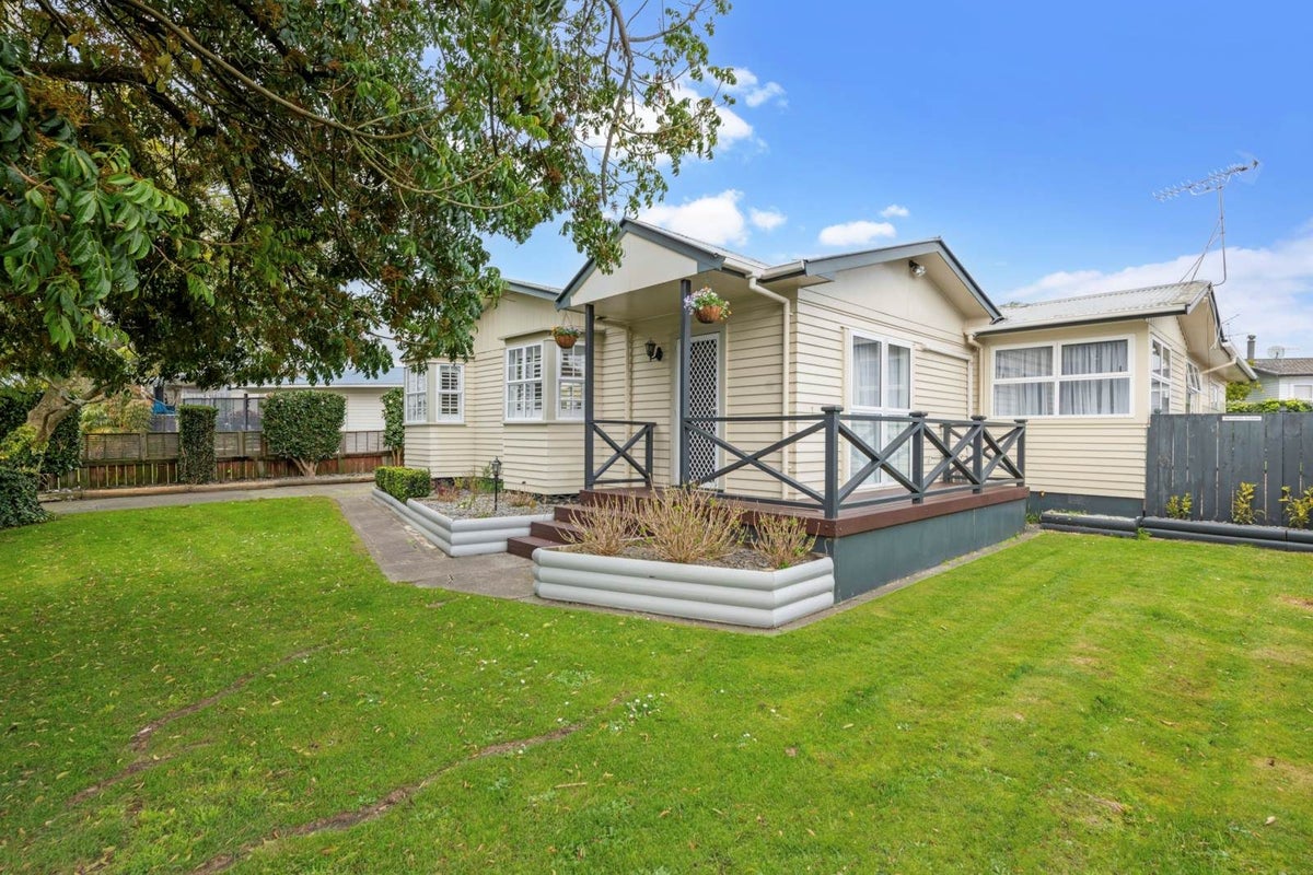42 Sunnypark Avenue, Papakura, Papakura, Auckland - Carousel 2