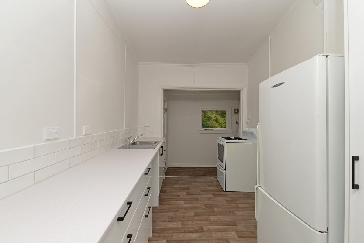 12 Devon Street, Aro Valley, Wellington - Carousel 2