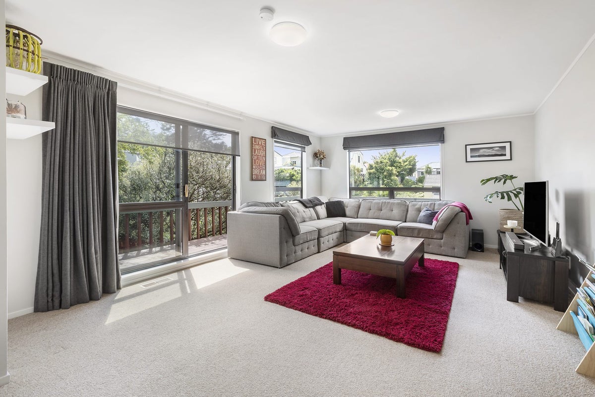2/10 Woodland Road, Johnsonville, Wellington - Carousel 2