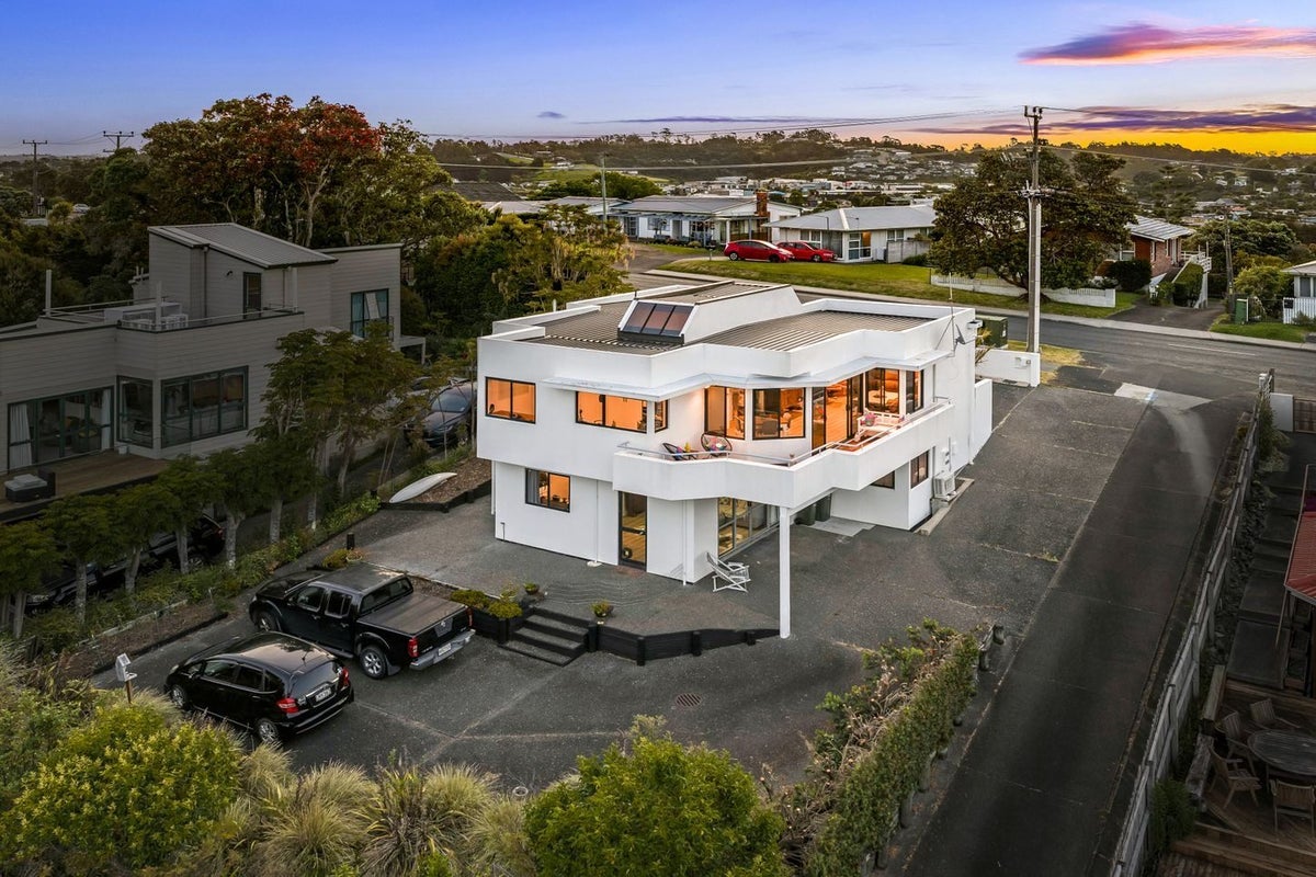 57 Stanmore Bay Road, Stanmore Bay, Whangaparaoa - Carousel 2