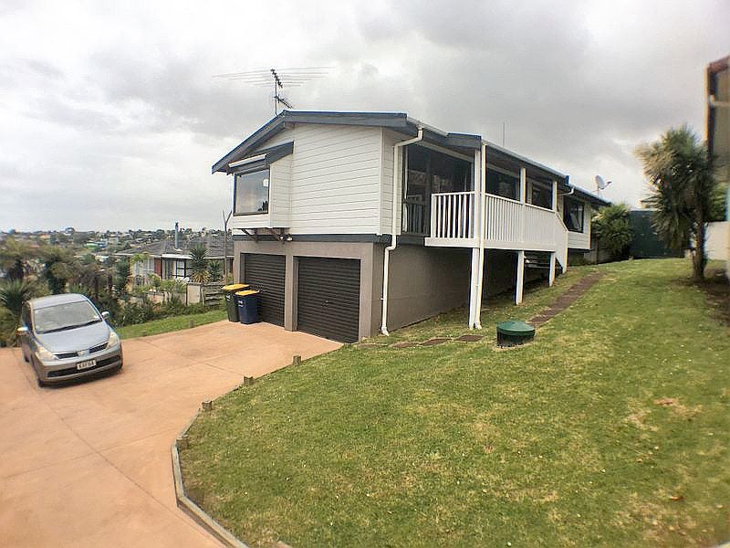 20 Arran Road, Browns Bay, Auckland - Carousel 1