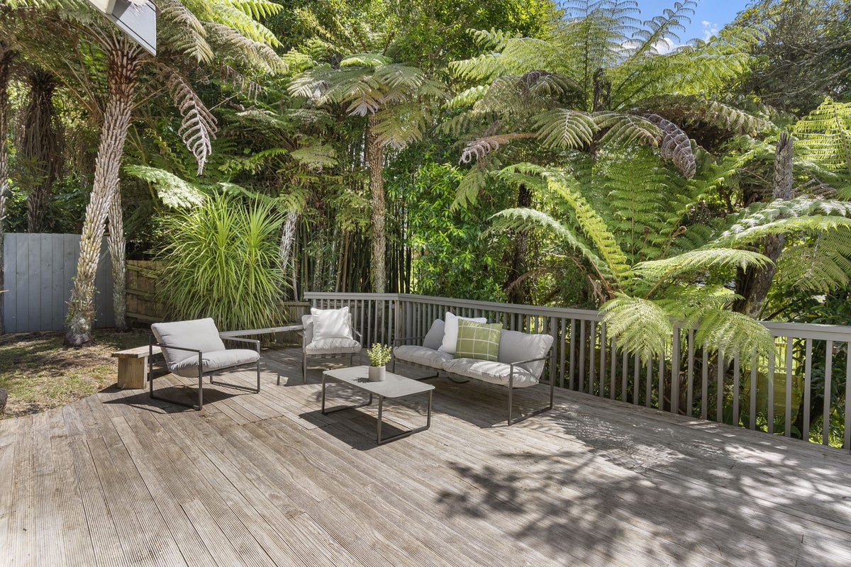 2 Abbeygate Street, Birkdale, Auckland - Carousel 2