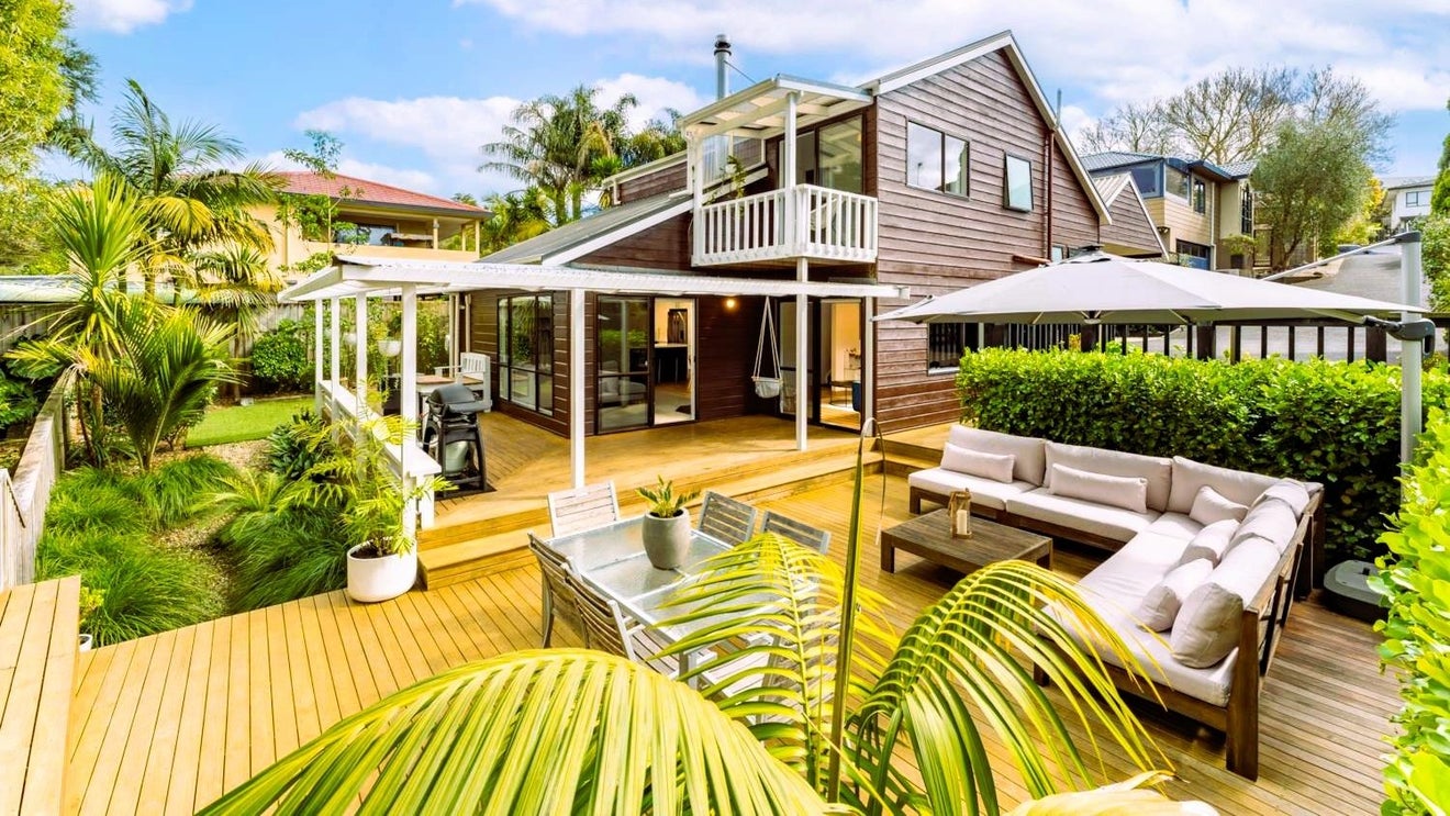 2/22 Lagoon Way, West Harbour, Auckland - Carousel 1