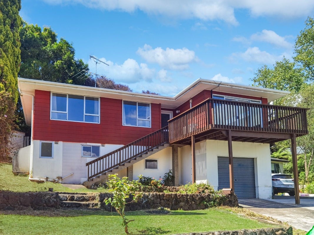 15 Walnut Lane, Browns Bay, Auckland - Carousel 1