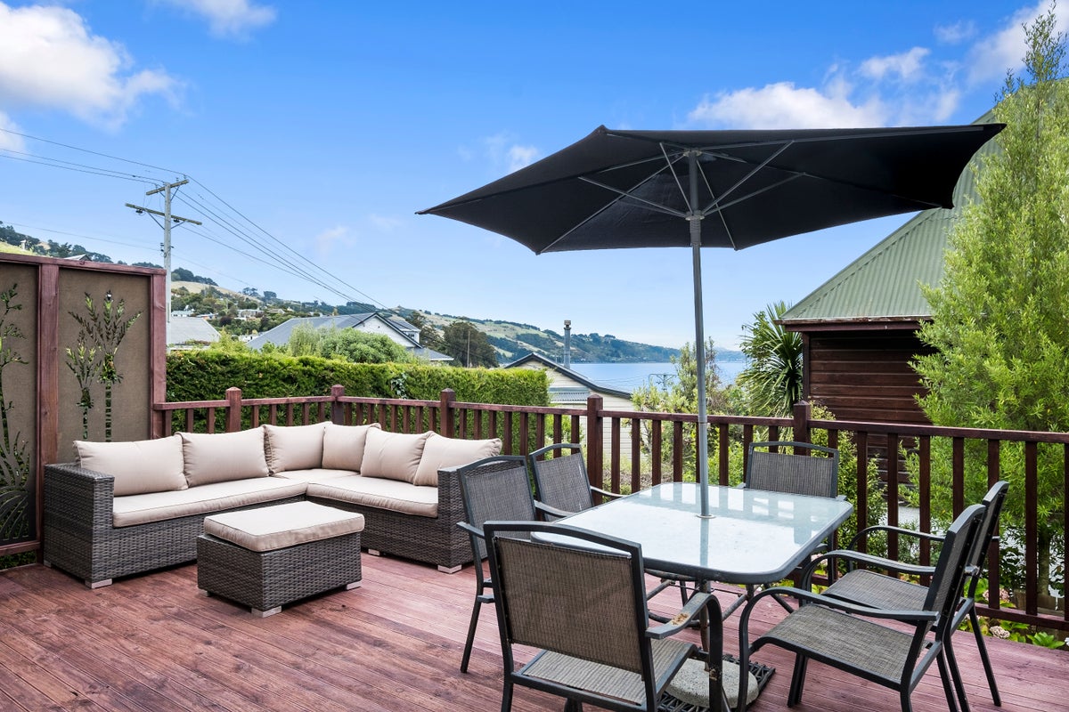 15 Wharfdale Street, Macandrew Bay, Dunedin - Carousel 2
