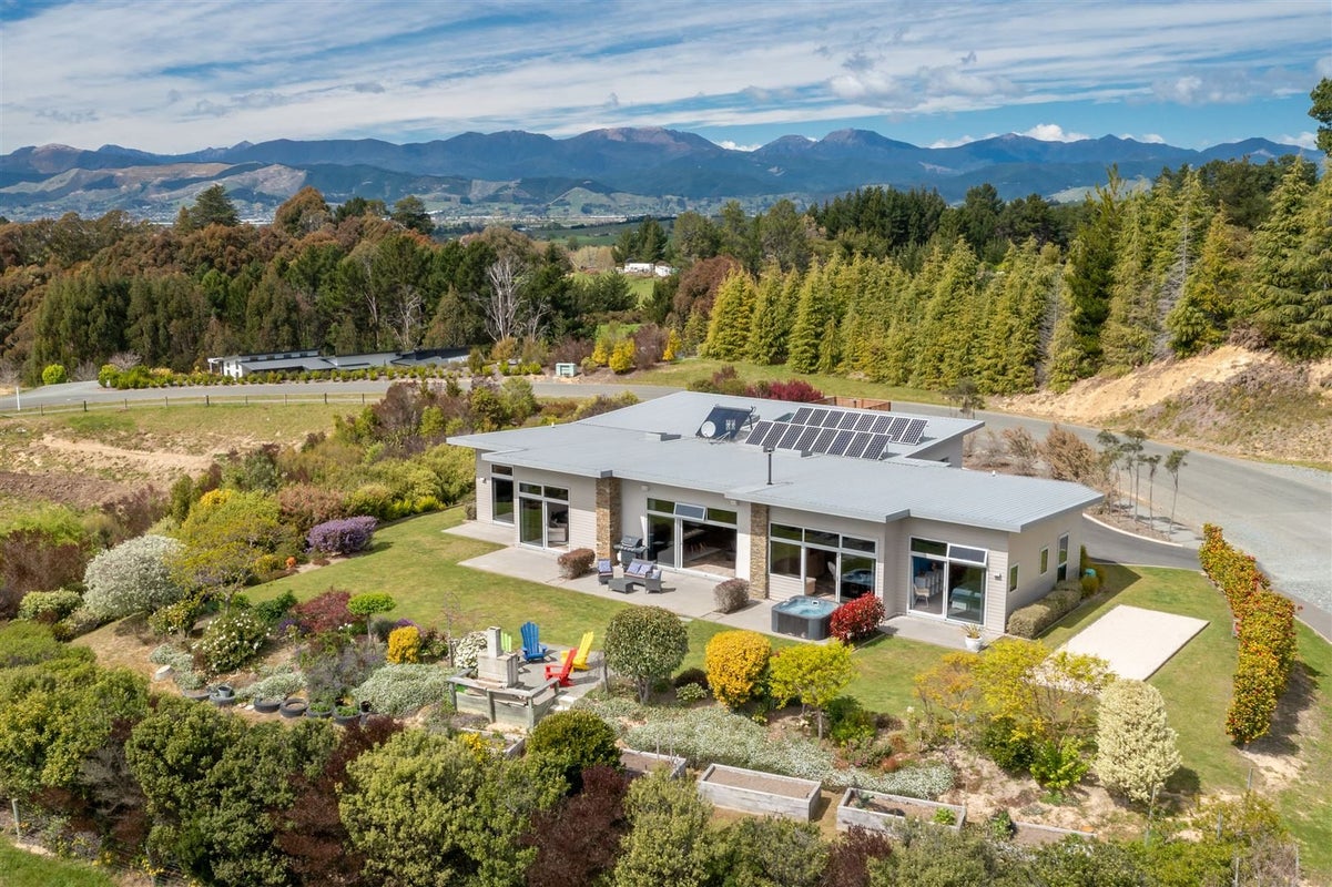 114 Redvale Road, Redwood Valley - Carousel 36