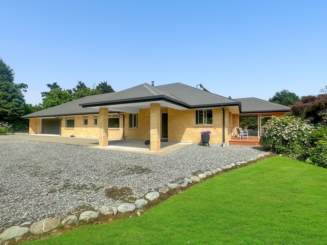22 Petersen Road, Harihari, Harihari - Carousel 1