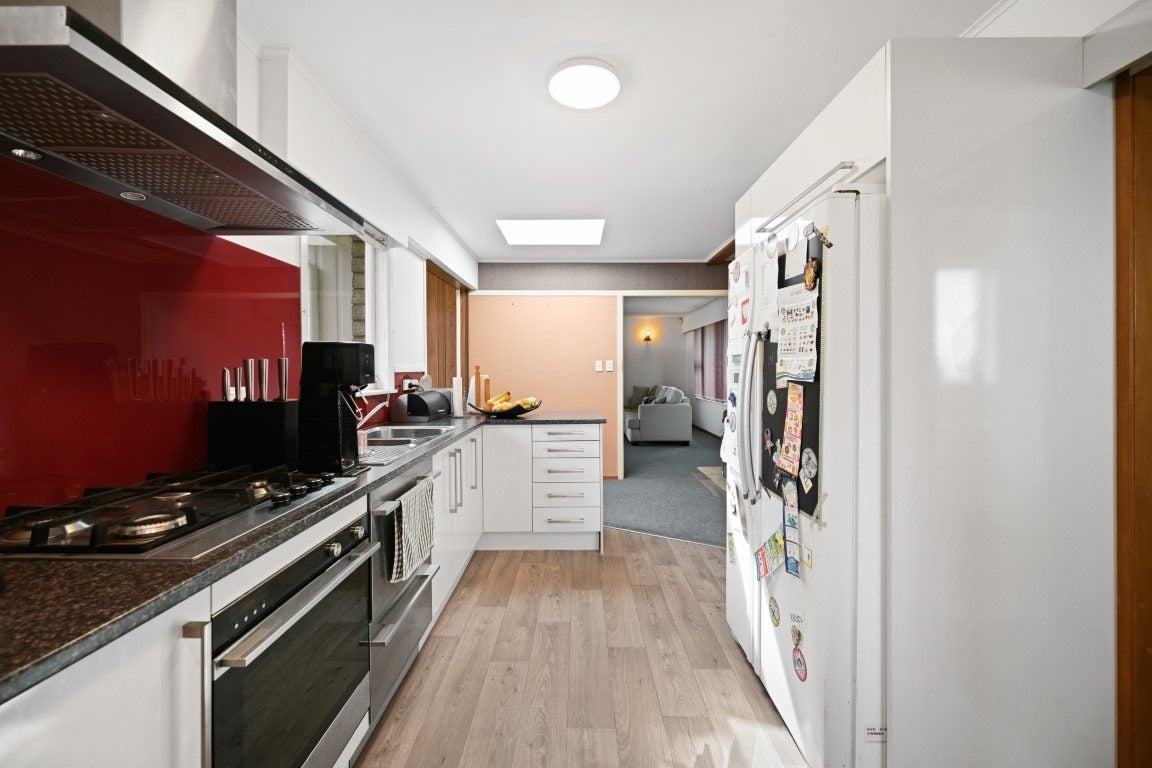 82 Houchens Road, Glenview, Hamilton - Carousel 2