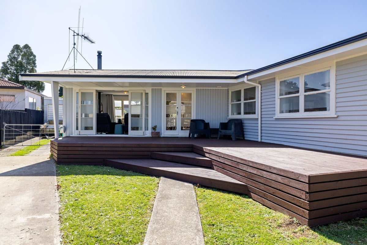 21 MacDonald Road, Glenview, Hamilton - Carousel 2
