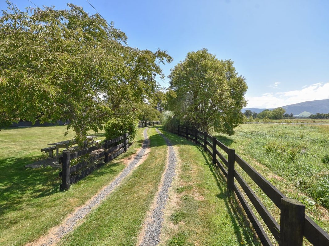 1215 Centre Road, Henley, Outram - Carousel 47