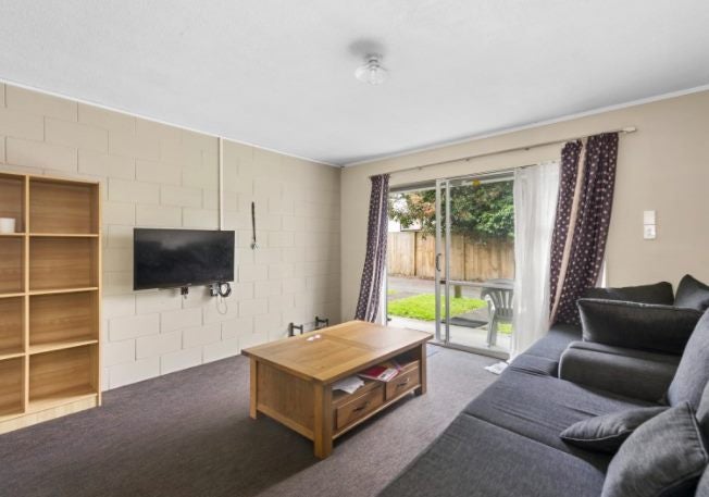 2/46 May Street, Hamilton East, Hamilton - Carousel 1