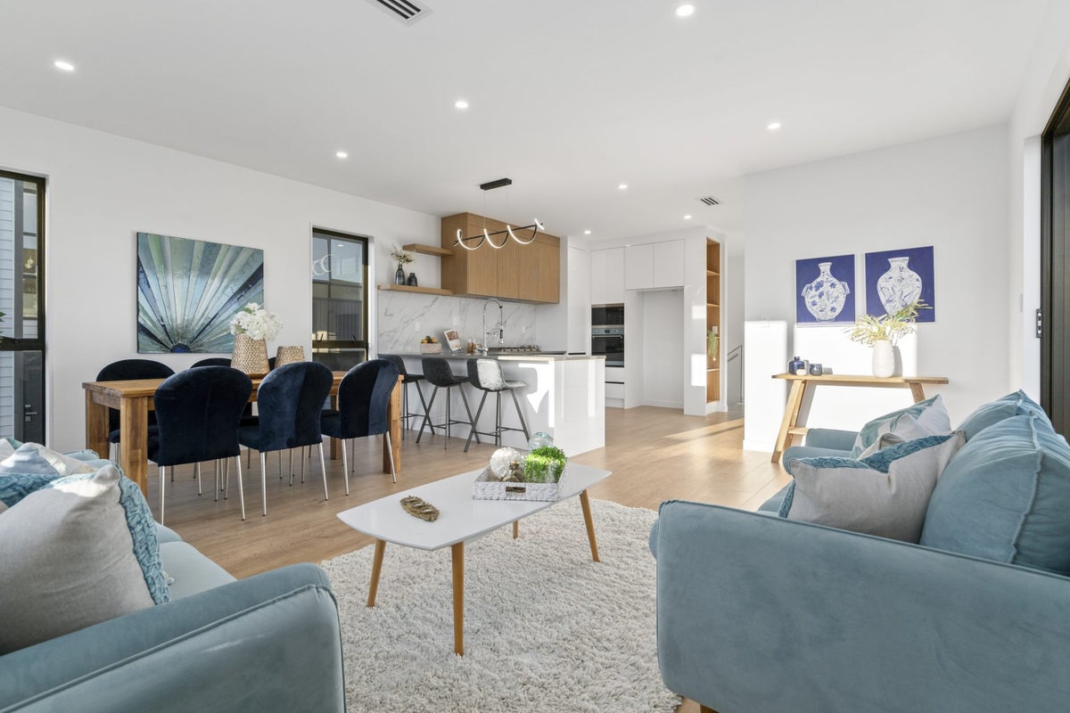 7B Woodhouse Place, West Harbour, Auckland - Carousel 2