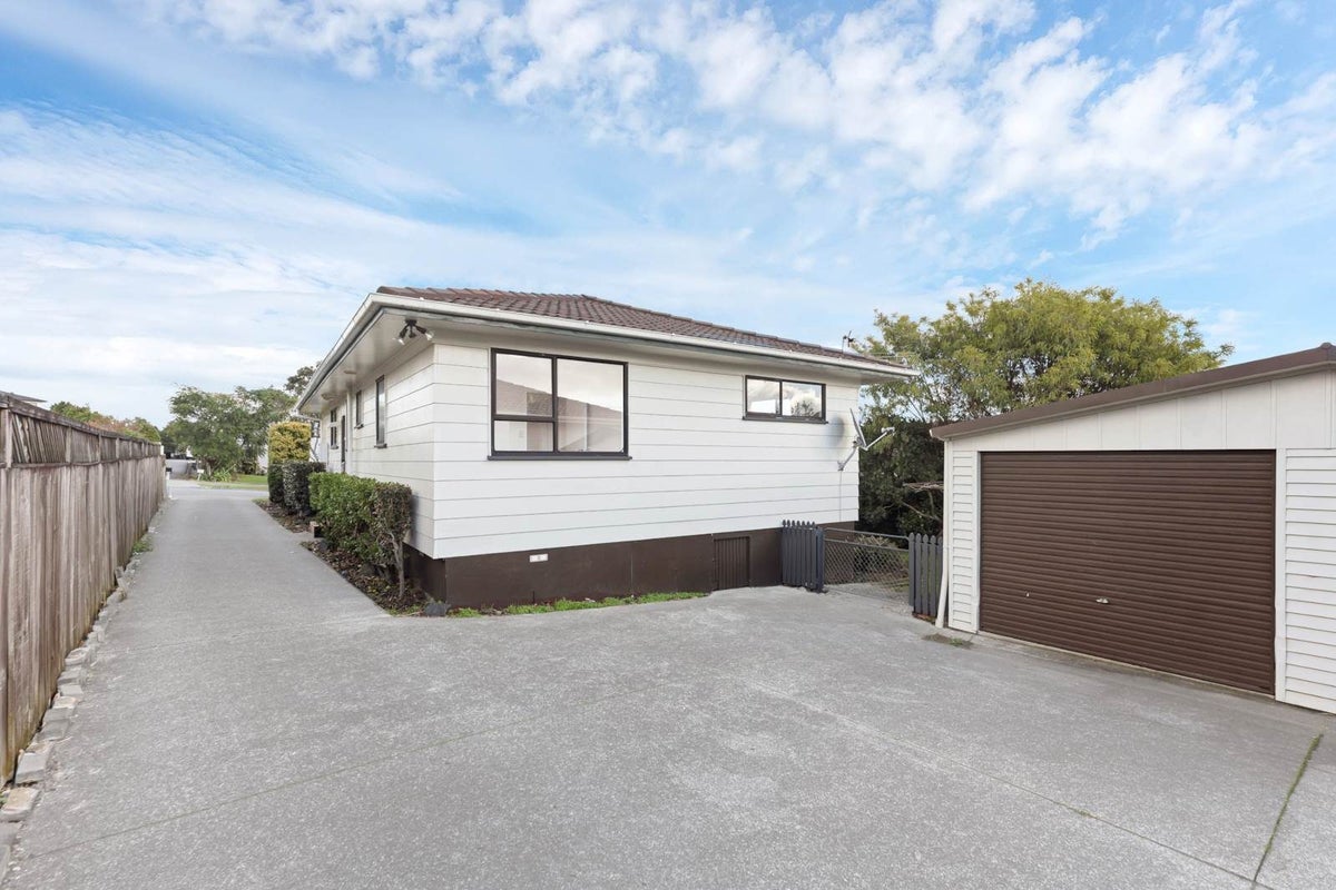 1/67 Lewisham Street, Highland Park, Auckland - Carousel 2