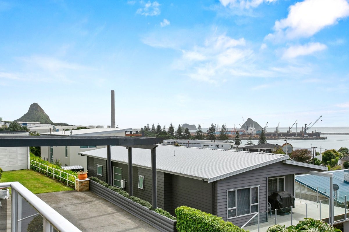 10B South Road, Moturoa, New Plymouth - Carousel 20