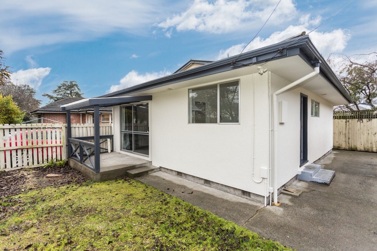 5A Girvan Street, Fendalton, Christchurch - Carousel 1