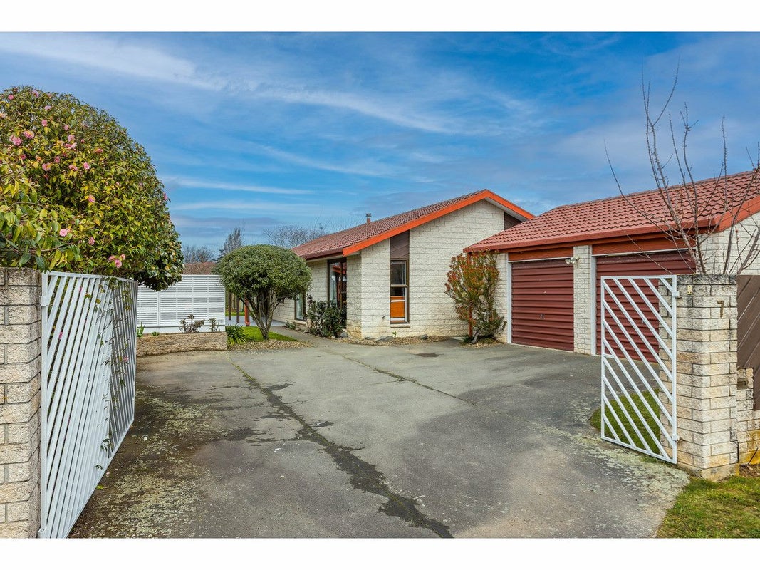 7 Roydon Drive, Templeton, Christchurch - Carousel 1