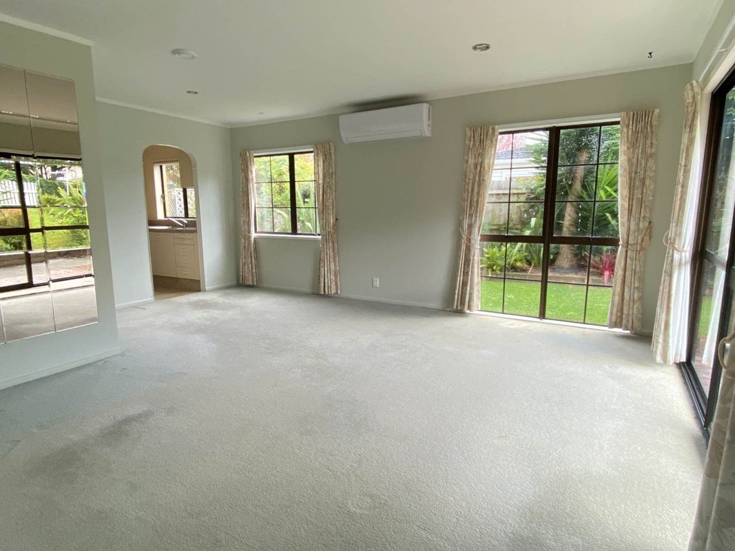 1/15 Micawber Place, Mellons Bay, Auckland - Carousel 2
