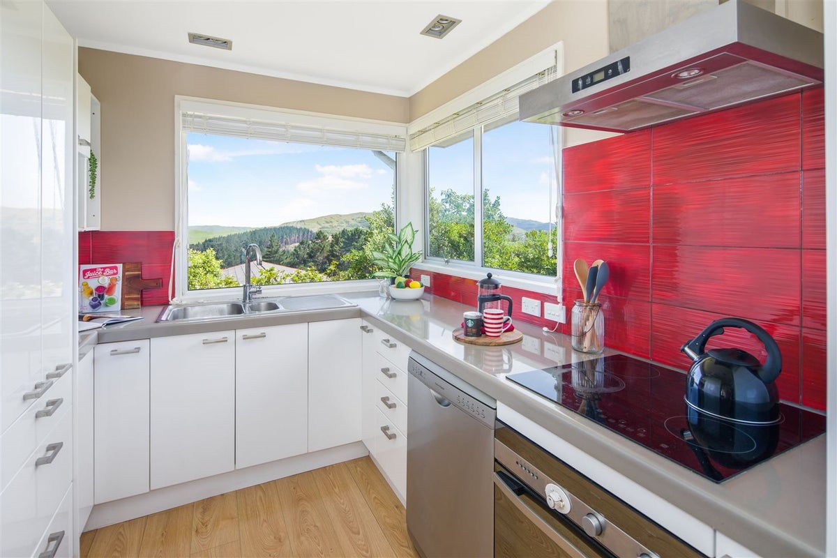 27 Lomita Road, Johnsonville, Wellington - Carousel 2