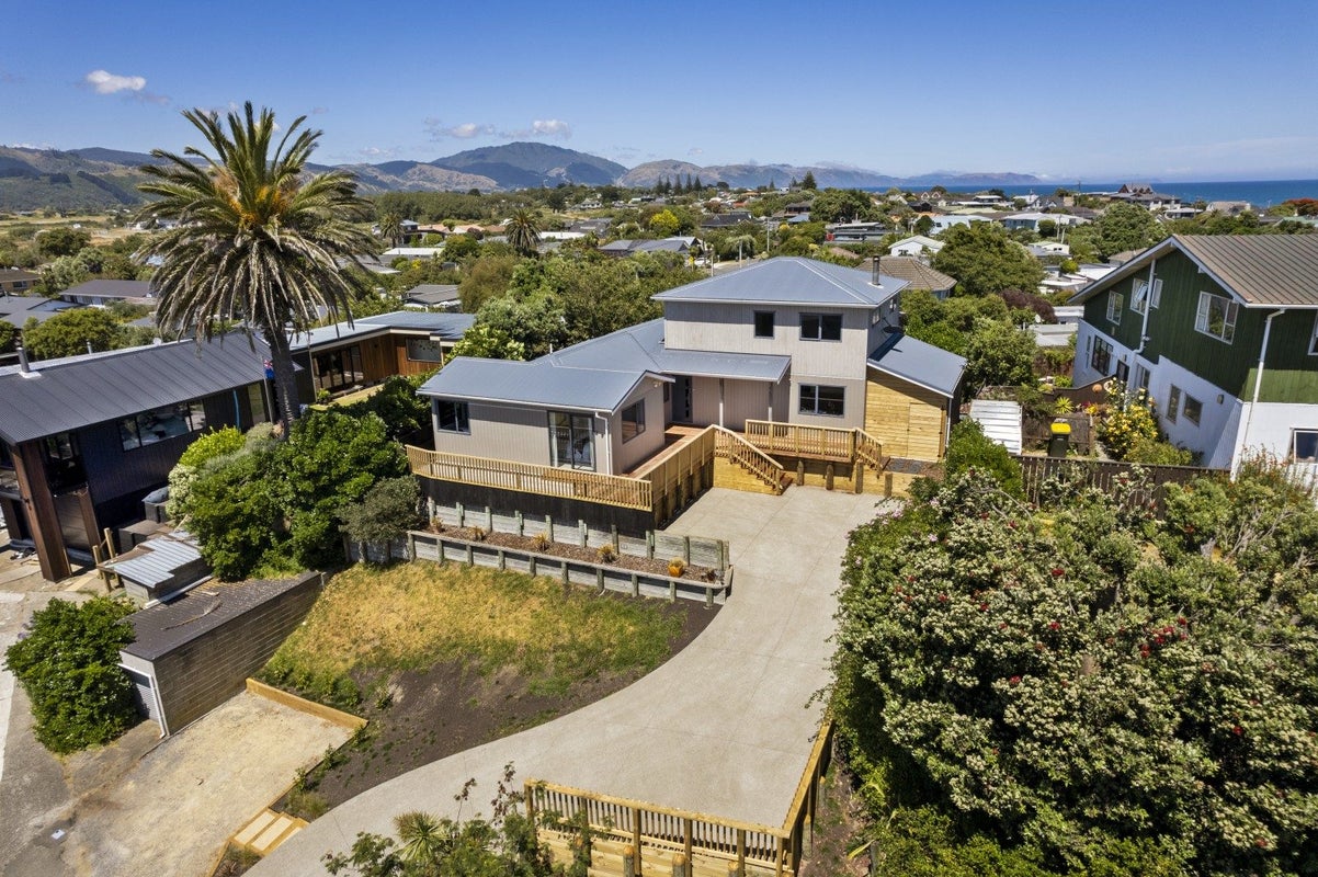 22 Toru Road, Paraparaumu Beach, Paraparaumu - Carousel 1