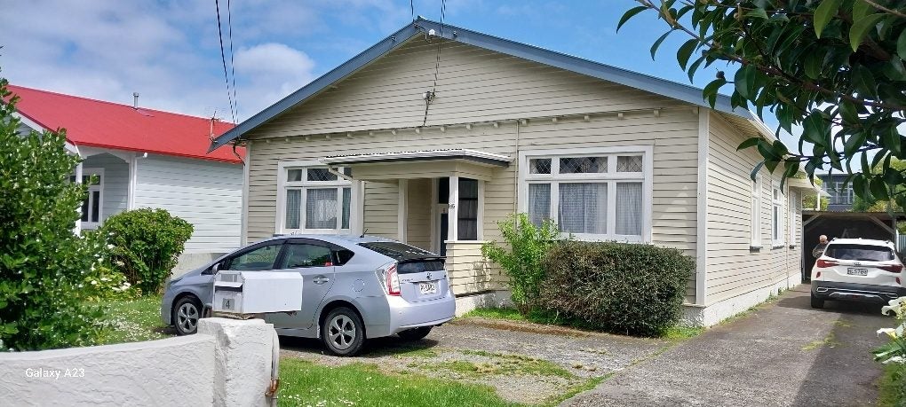 145 Cuba Street, Petone, Lower Hutt - Carousel 1